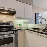 1-bedroom condo apartment for sale in Toronto — 406 - 200 Manitoba Street (Photo 4)