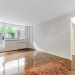 2-bedroom condo apartment for rent in Toronto — 406 - 25 Bedford Road (Photo 5)