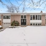 3-bedroom detached home for sale in Oakville — 407 Canterbury Crescent (Photo 2)