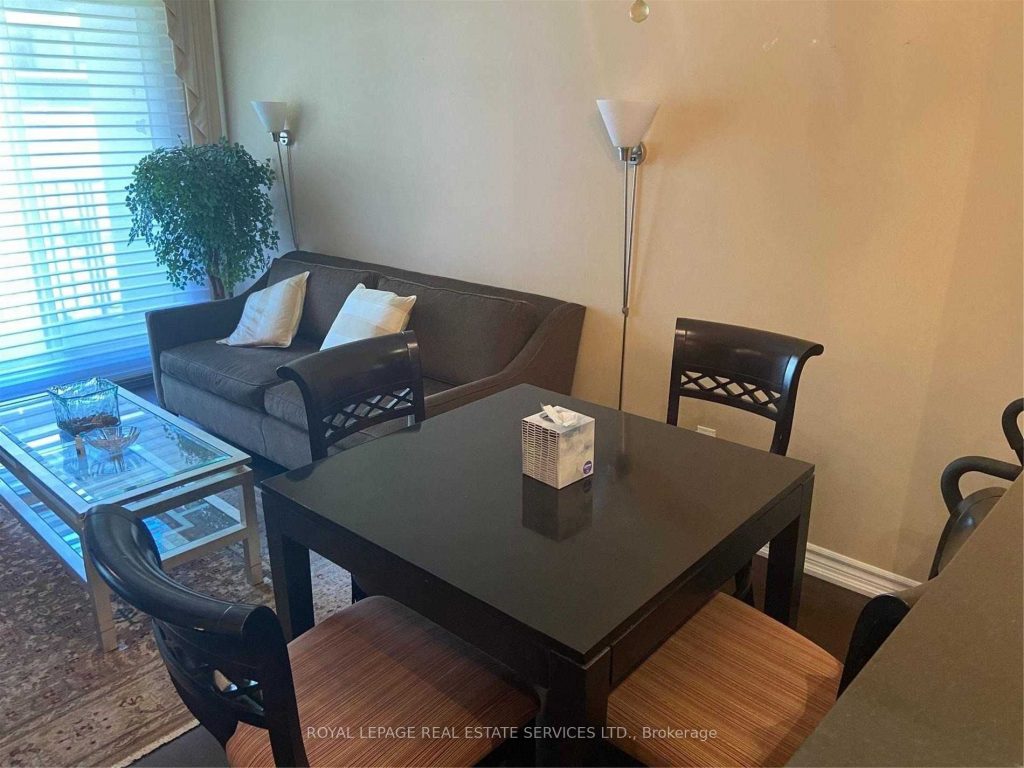1-bedroom condo apartment for rent in Toronto — 409 - 4200 Bathurst Street (Photo 1)