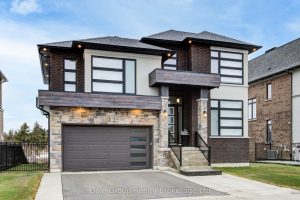 3-bedroom detached home for sale in Woodstock — 409 Somme Street