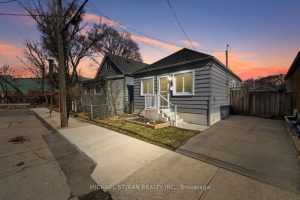 2-bedroom detached home for sale in Hamilton — 410 Cope Street