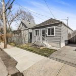 2-bedroom detached home for sale in Hamilton — 410 Cope Street (Photo 2)