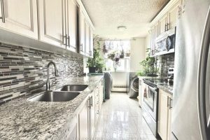 3-bedroom condo apartment for rent in Toronto — 414 - 175 Hilda Avenue