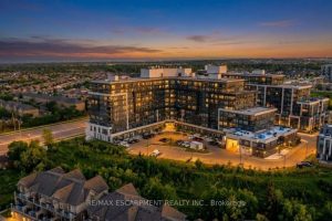 1-bedroom condo apartment for sale in Oakville — 414 - 395 Dundas Street W