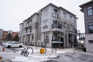 2-bedroom condo townhouse for sale in Brampton — 414 - 70 Halliford Place