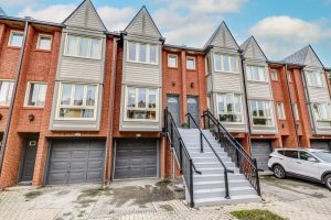 2-bedroom condo townhouse for sale in Burlington — 418 - 895 Maple Avenue