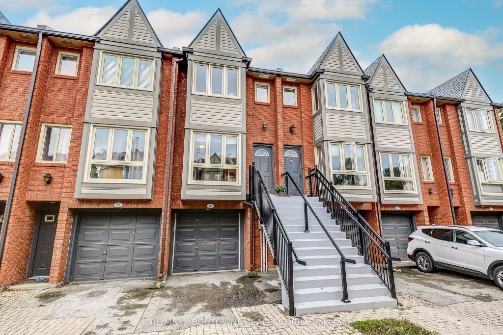 2-bedroom condo townhouse for sale in Burlington — 418 - 895 Maple Avenue (Photo 1)
