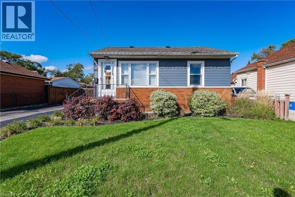 3-bedroom home for sale in Hamilton — 419 Talbot Street (Photo 1)