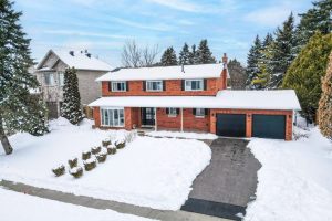 4-bedroom detached home for sale in Richmond Hill — 42 Blackforest Drive