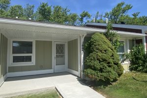 2-bedroom condo townhouse for sale in Hamilton — 42 Szollosy Circle