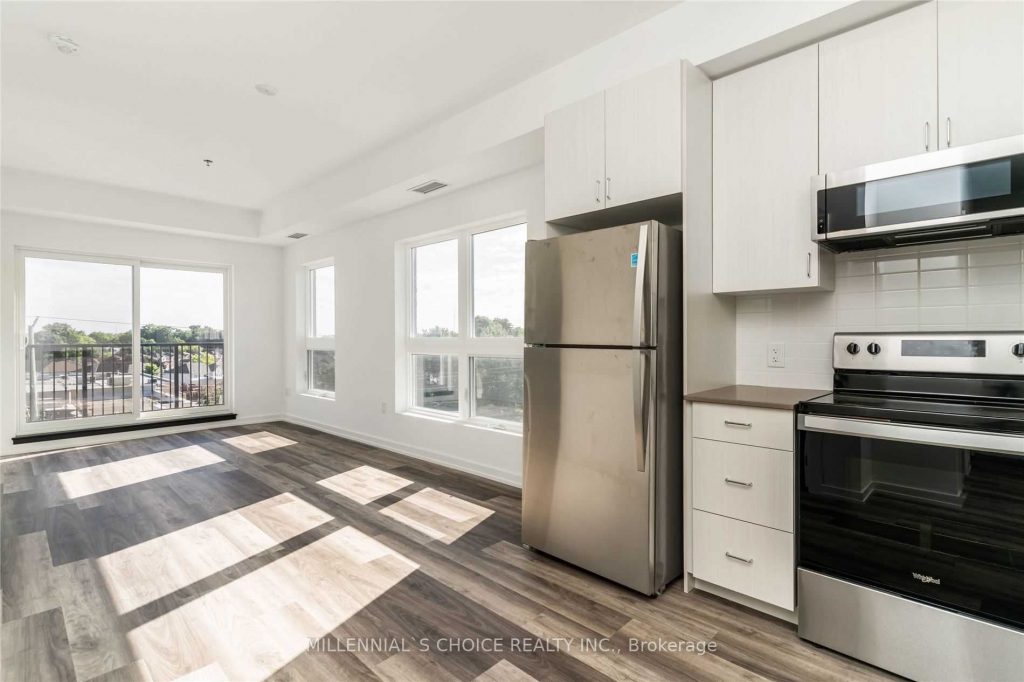 1-bedroom condo apartment for rent in Barrie — 420 - 430 Essa Road (Photo 1)