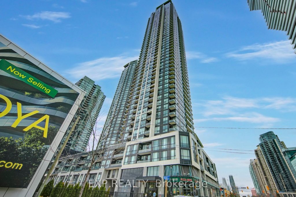 1-bedroom condo apartment for rent in Mississauga — 4204 - 4011 Brickstone Mews (Photo 1)