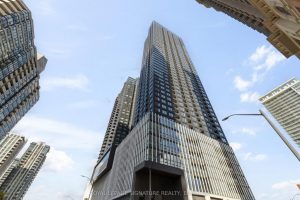 1-bedroom condo apartment for rent in Mississauga — 4206 - 395 Square One Drive