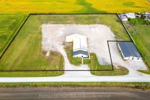 Studio land home for rent in Petrolia — 4216 Waterworks Road