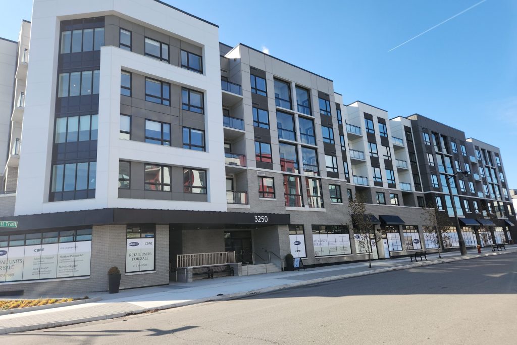 1-bedroom condo apartment for rent in Oakville — 429 - 3250 Carding Mill Trail (Photo 1)