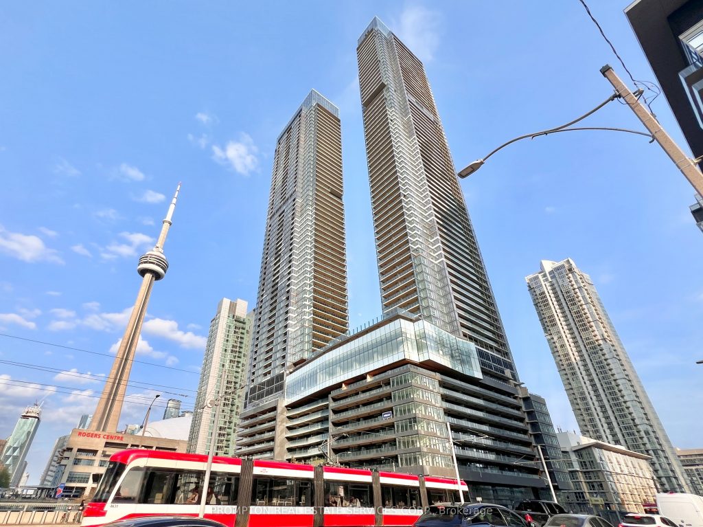 1-bedroom condo apartment for rent in Toronto — 4312 - 3 Concord Cityplace Way (Photo 1)