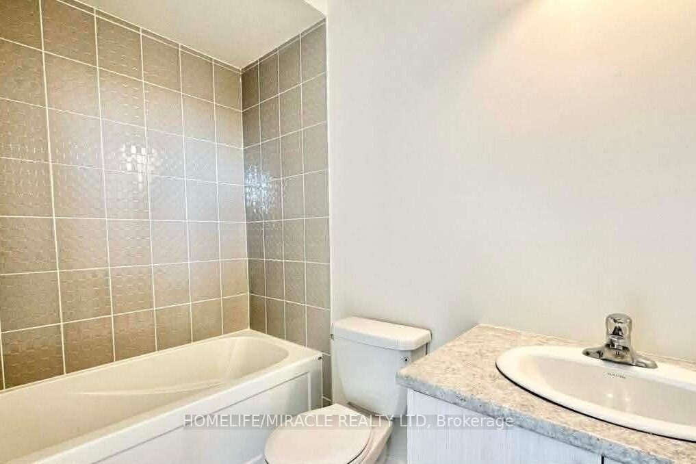 3-bedroom att/row/townhouse for sale in Oshawa — 432 Okanagan Path (Photo 1)