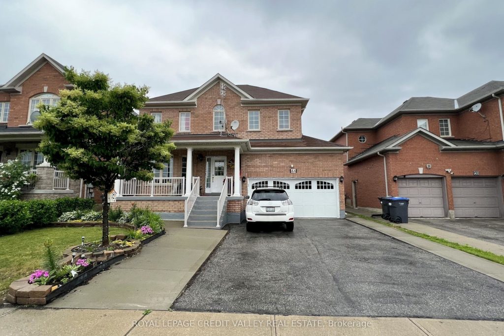 3-bedroom detached home for sale in Brampton — 44 Australia Drive (Photo 1)