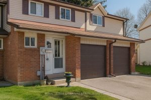 3-bedroom condo townhouse for sale in Ajax — 44 Parker Crescent