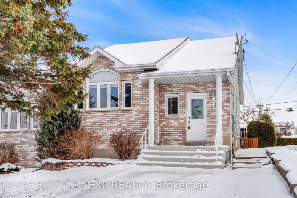 2-bedroom semi-detached home for sale in Hawkesbury — 445 Desjardins Street (Photo 1)