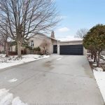 4-bedroom home for sale in Lasalle — 445 Olcott Avenue (Photo 2)