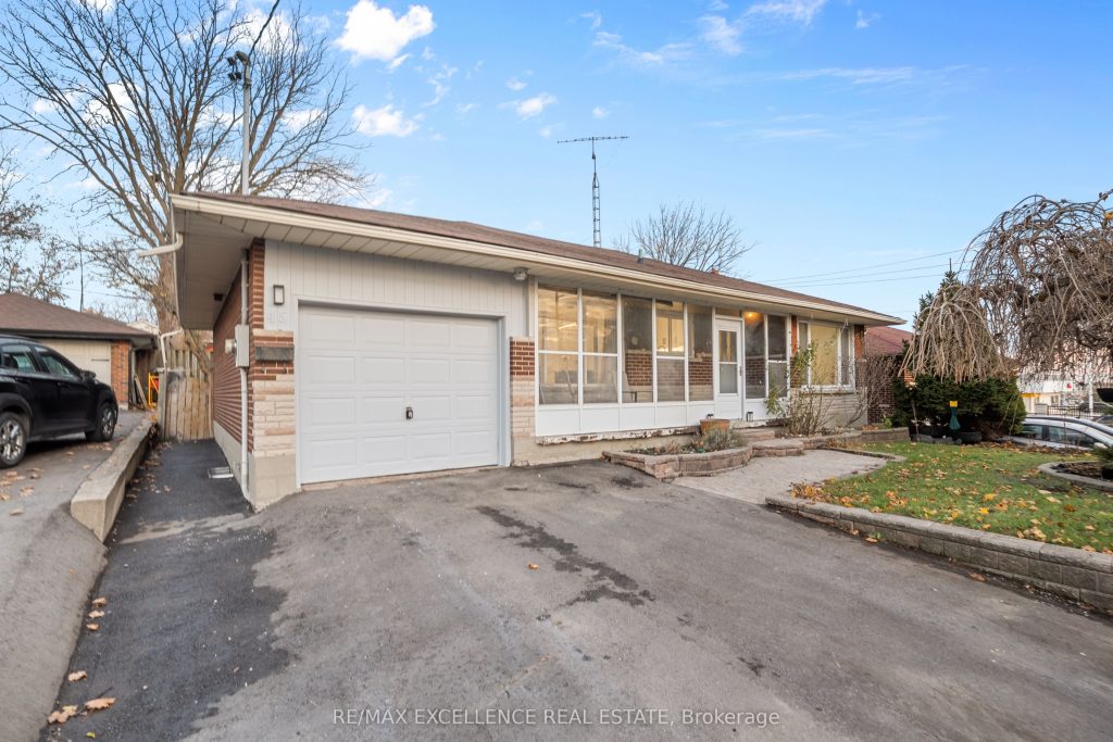 3-bedroom duplex home for sale in Oshawa — 45 Stevenson Road N (Photo 1)