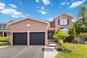 4-bedroom detached home for sale in Whitby — 46 Foster Crescent