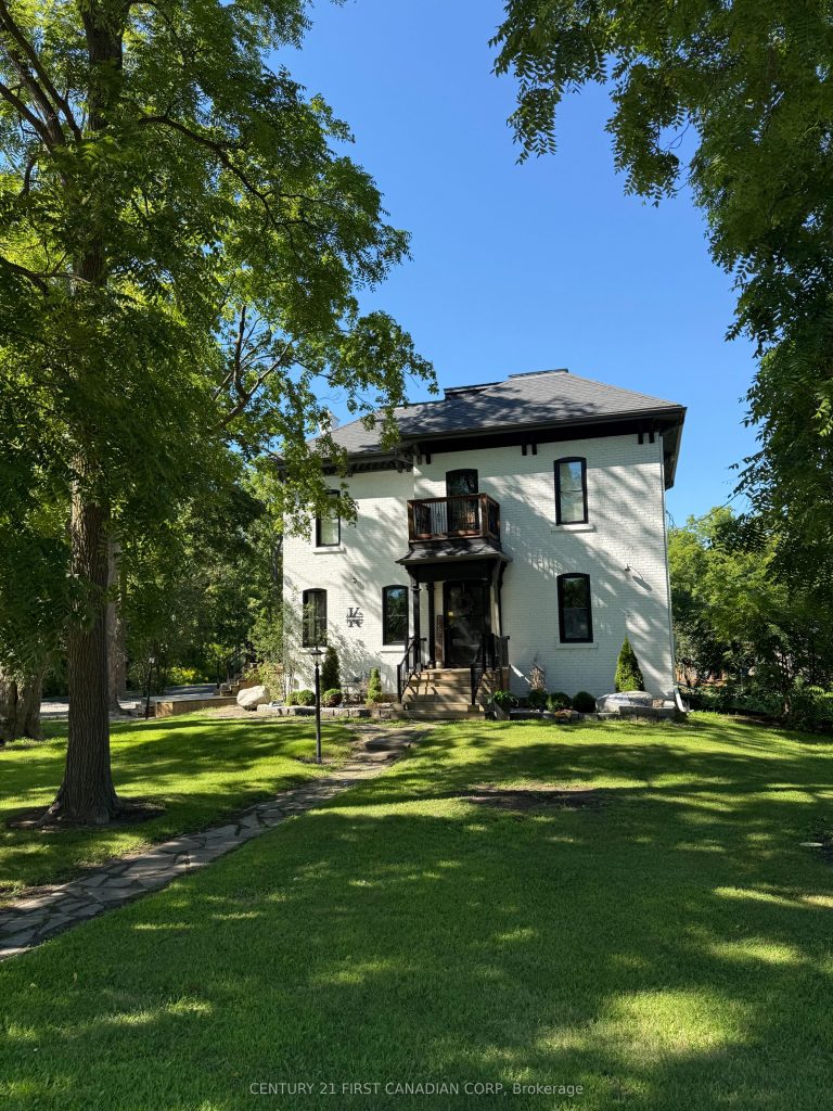 4-bedroom detached home for sale in Central Elgin — 46254 New Sarum Line (Photo 1)
