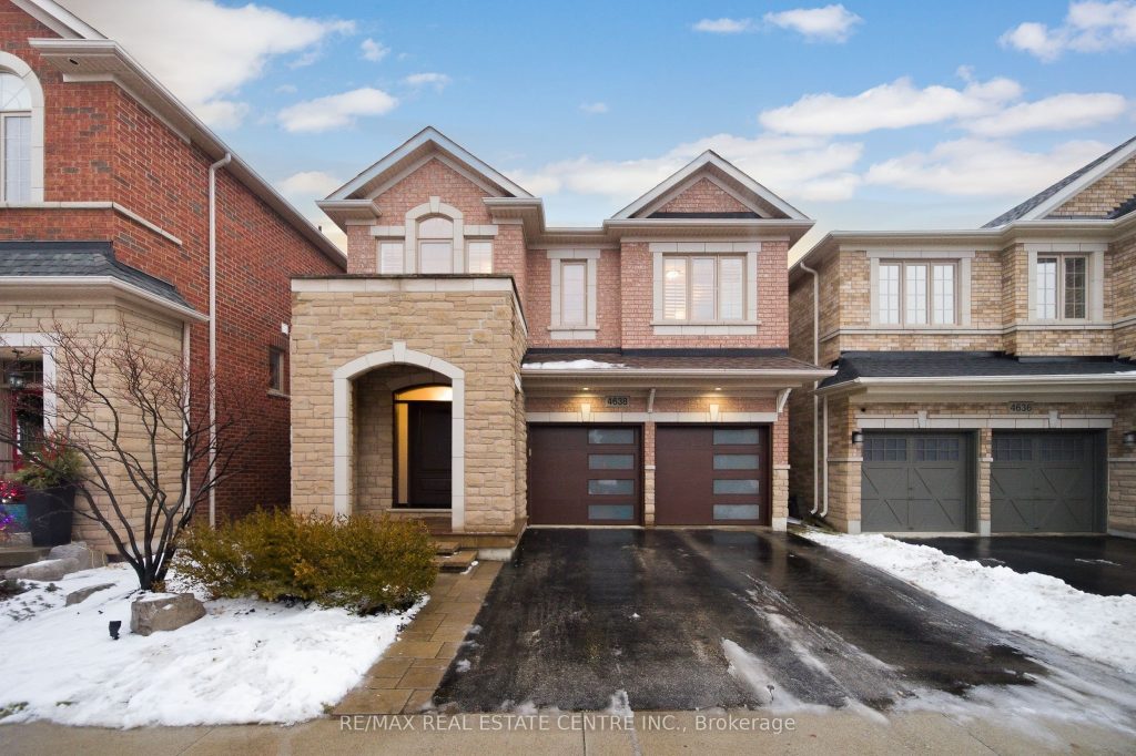 4-bedroom detached home for sale in Burlington — 4638 Kearse Street (Photo 1)