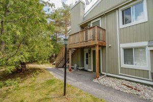 1-bedroom condo townhouse for sale in Collingwood — 47 - 19 Dawson Drive