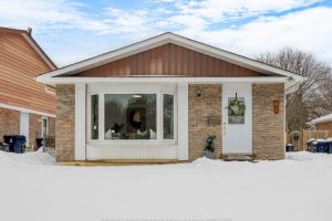3-bedroom detached home for sale in Toronto — 47 Snowball Crescent