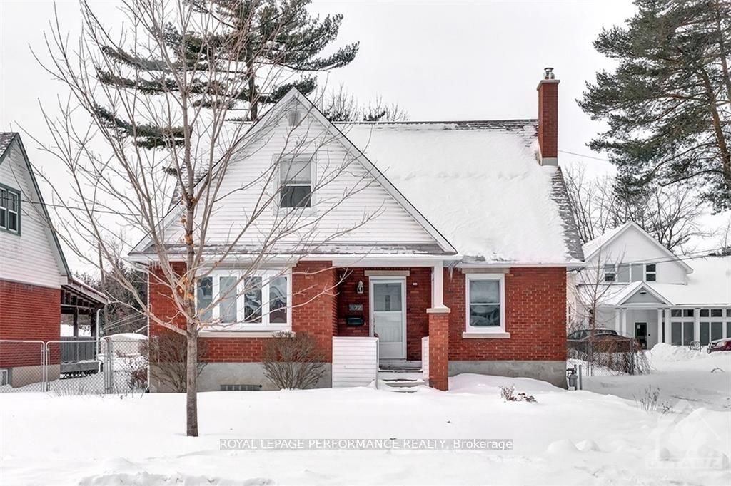 4-bedroom detached home for rent in Ottawa — 472 Woodland Avenue (Photo 1)