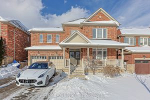 5-bedroom detached home for sale in Aurora — 48 Tonner Crescent