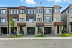 3-bedroom att/row/townhouse for sale in Hamilton — 48 Capstone Lane