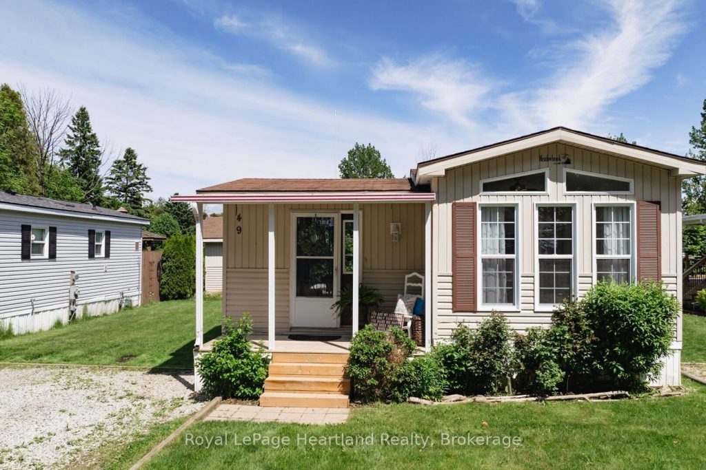 1-bedroom mobiletrailer home for sale in Bluewater — 49 - 77307 Bluewater Highway N/a (Photo 1)