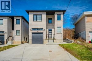 7-bedroom home for sale in Kitchener — 498 Karn Street