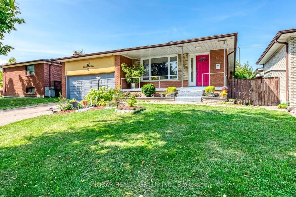 3-bedroom detached home for sale in Toronto — 5 Earldown Drive (Photo 1)