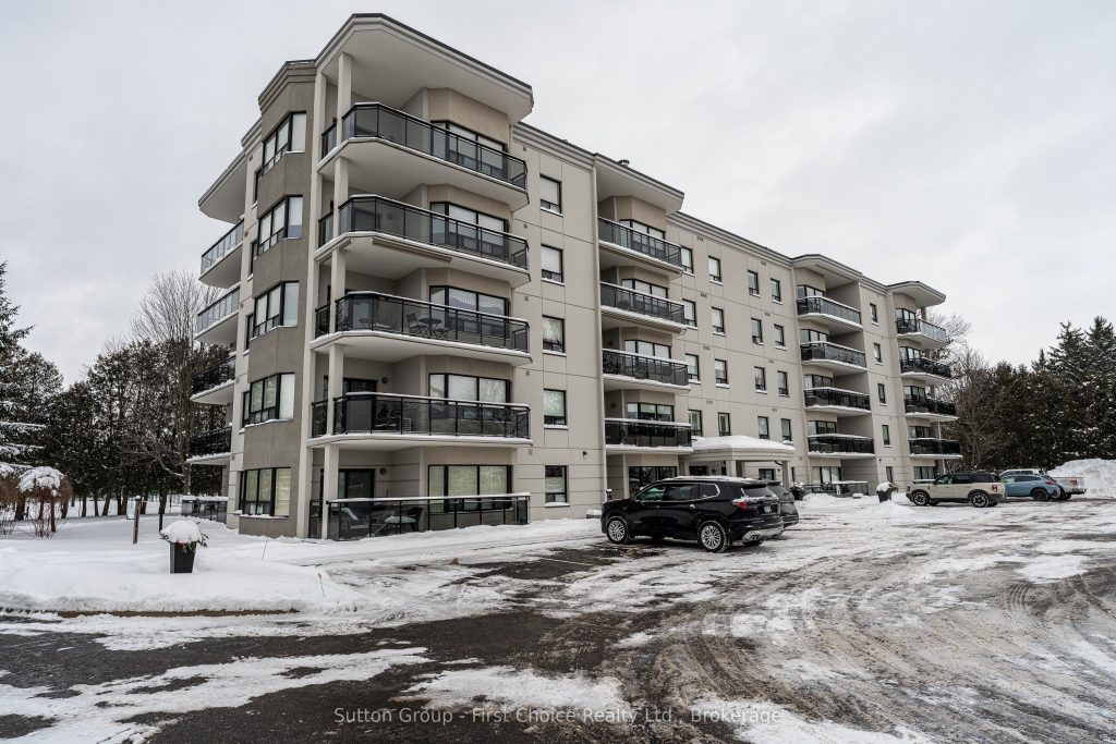 1-bedroom condo apartment for sale in Stratford — 501 - 160 Romeo Street (Photo 1)