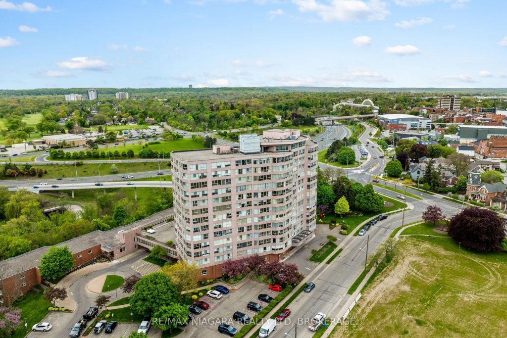 2-bedroom condo apartment for sale in St. Catharines — 502 - 7 Gale Crescent (Photo 1)