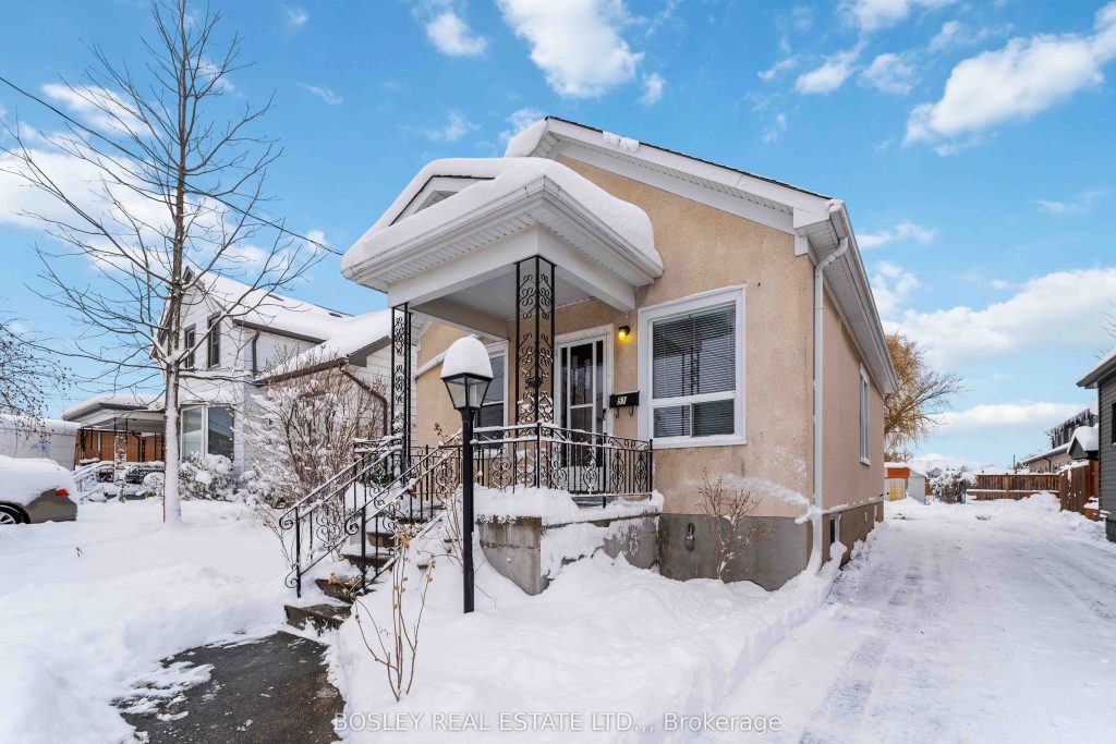 3-bedroom detached home for sale in Thorold — 51 Queen Street S (Photo 1)