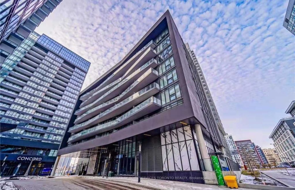 1-bedroom condo apartment for sale in Toronto — 512 - 90 Queens Wharf Road (Photo 1)