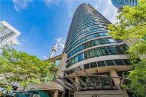 1-bedroom condo apartment for rent in Toronto — 515 - 361 Front Street W