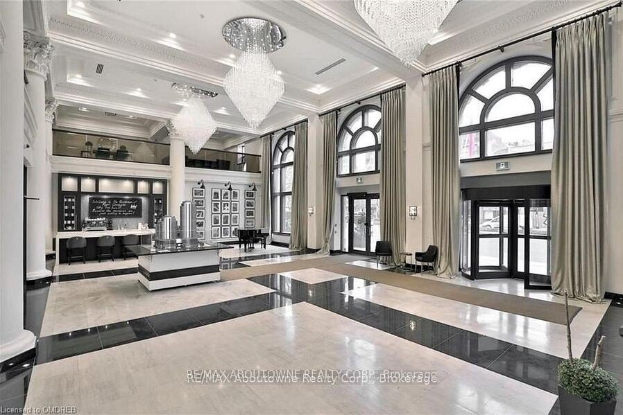 1-bedroom condo apartment for rent in Hamilton — 519 - 118 King Street E (Photo 1)