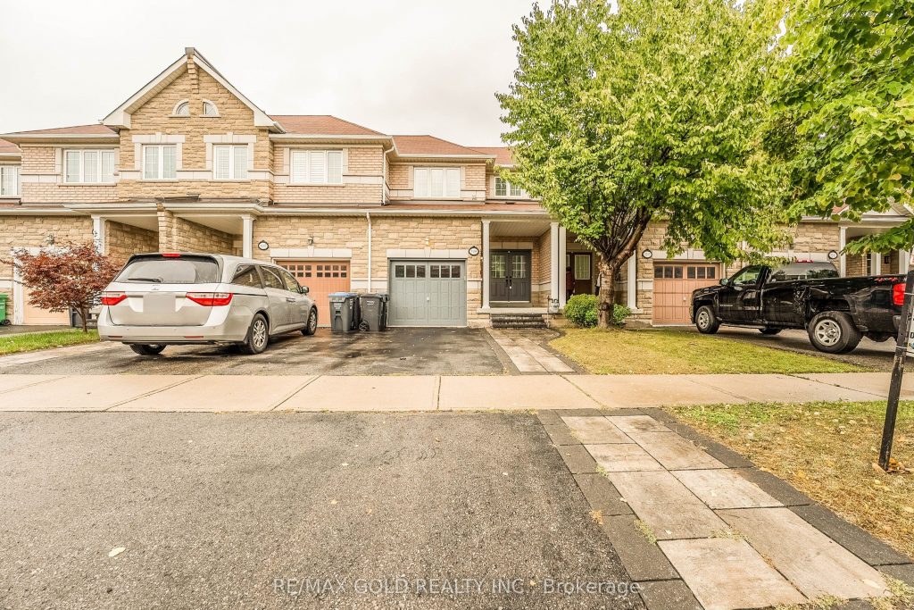 3-bedroom att/row/townhouse for rent in Mississauga — 5195 Angel Stone Drive (Photo 1)