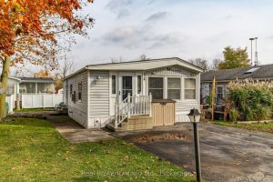 2-bedroom mobiletrailer home for sale in Centre Wellington — 524 Poplar Place