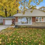 3-bedroom home for sale in Grimsby — 53 Livingston Avenue (Photo 2)