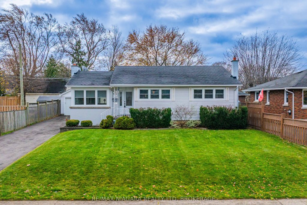 3-bedroom detached home for sale in Thorold — 53 Metcalfe Street (Photo 1)