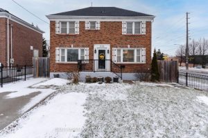 4-bedroom detached home for sale in Oshawa — 536 King Street E