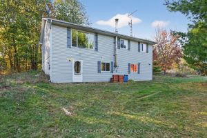 3-bedroom detached home for sale in South Frontenac — 543 James Wilson Road